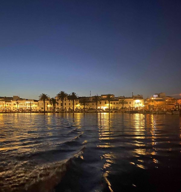 foto costa nocturna Puerto de Fornells